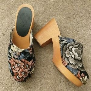 Charlotte Stone tapestry Marlo clogs